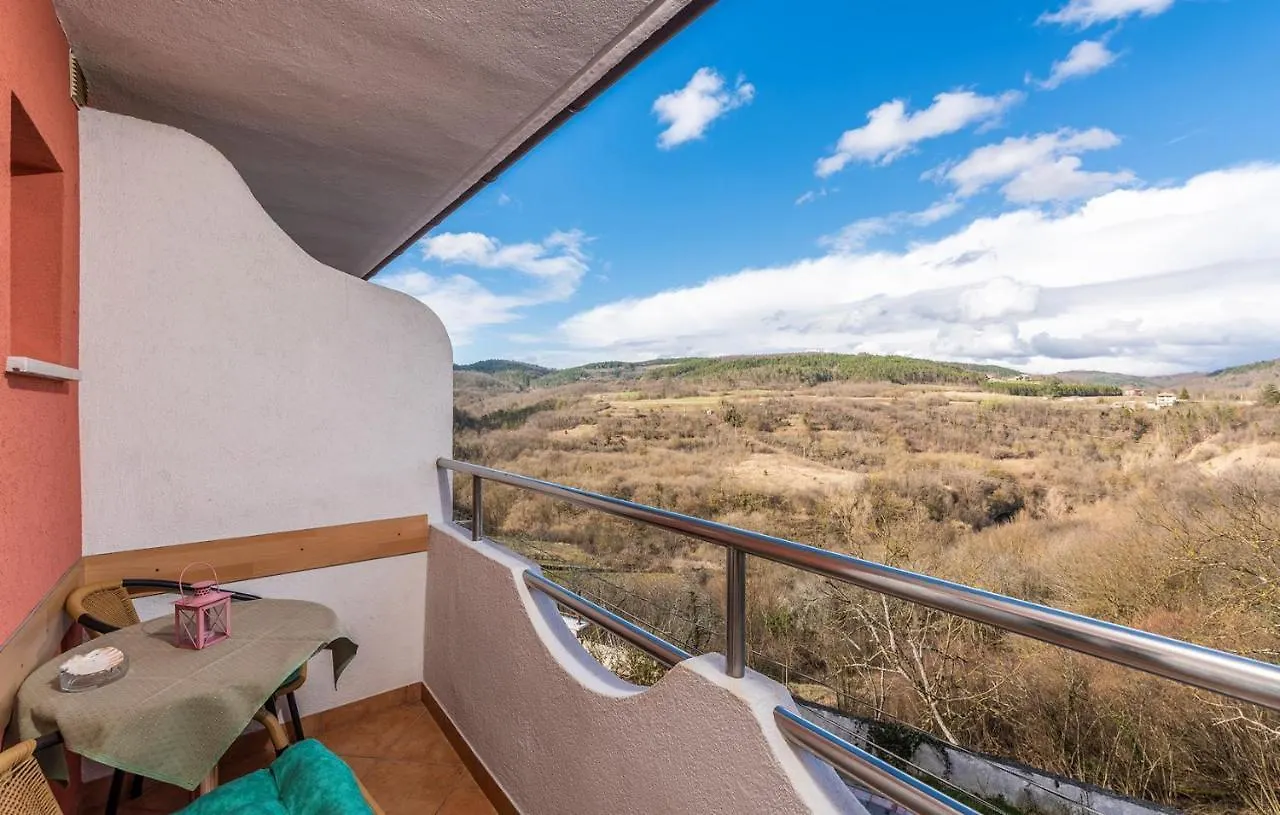*** Pensjonat Apartments And Rooms Laura Pazin Chorwacja